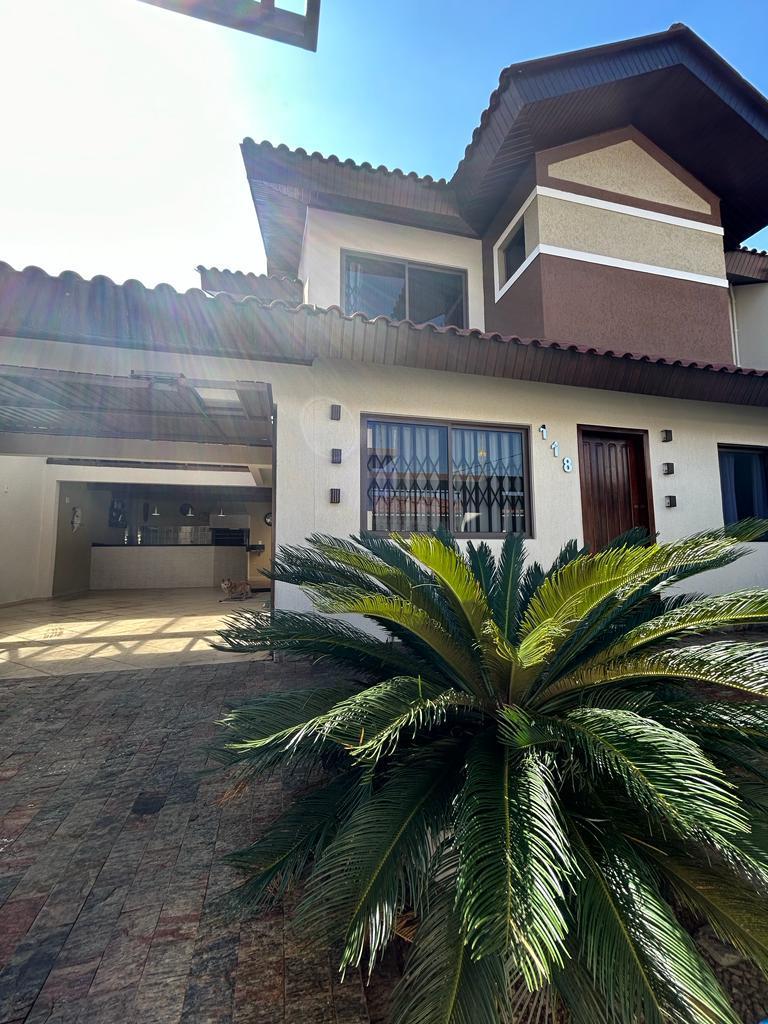 Sobrado com 4 quartos, 180,70m², à venda em Ponta Grossa, Jardim Carvalho